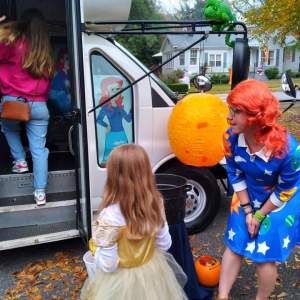 Miss Frizz magic school bus ARBC trunk or treat 2022 Greenville